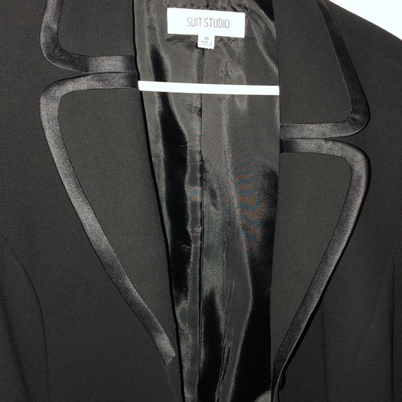 Blazer - Picture 3 of 5